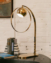 Load image into Gallery viewer, Gold Circle Table Lamp