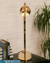 Load image into Gallery viewer, Gold Circle Table Lamp