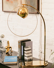 Load image into Gallery viewer, Gold Circle Table Lamp