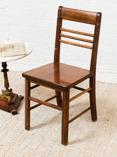 Load image into Gallery viewer, Classic Wood Chair
