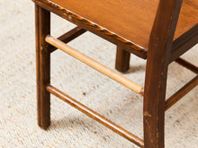 Load image into Gallery viewer, Classic Wood Chair