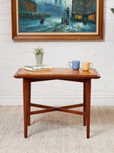 Load image into Gallery viewer, Two Tone End Table