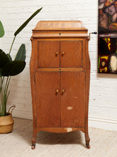 Load image into Gallery viewer, VICTROLA 1917 RCA TALKING MACHINE ANTIQUE CLASSIC RARE VV-100 PLAYS WORKS