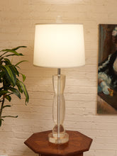 Load image into Gallery viewer, Lucite Lamp With Chunky Lucite Finial