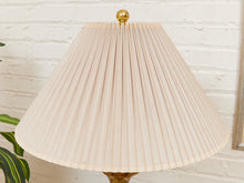 Load image into Gallery viewer, Vintage Laurel Brass Table Lamp