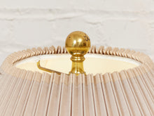 Load image into Gallery viewer, Vintage Laurel Brass Table Lamp