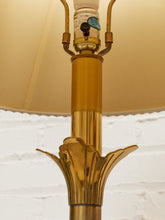 Load image into Gallery viewer, Vintage Laurel Brass Table Lamp