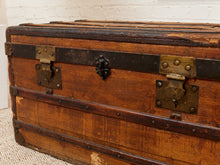 Load image into Gallery viewer, Wood Antique Chest