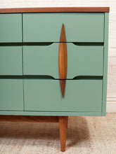 Load image into Gallery viewer, 1960s Kroehler Sculptural Wood Drawer Pulls 9 Drawer Dresser