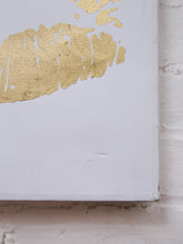 Load image into Gallery viewer, Gold Kiss Artwork