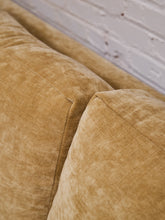 Load image into Gallery viewer, Hauser in Maize