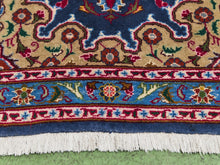 Load image into Gallery viewer, Vintage 7 ‘x 3 1/2 ‘ Rug