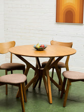 Load image into Gallery viewer, Sol Dining Table