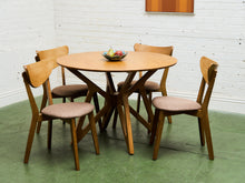 Load image into Gallery viewer, Sol Dining Table