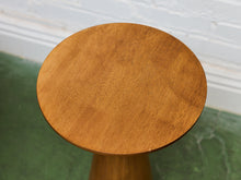 Load image into Gallery viewer, Pedestal Side Table