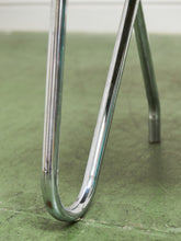 Load image into Gallery viewer, Set of 4 Turquoise Rare Hairpin Leg Sweetheart Diner Chairs