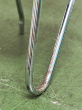 Load image into Gallery viewer, Set of 4 Turquoise Rare Hairpin Leg Sweetheart Diner Chairs