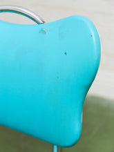 Load image into Gallery viewer, Set of 4 Turquoise Rare Hairpin Leg Sweetheart Diner Chairs