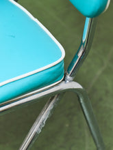 Load image into Gallery viewer, Set of 4 Turquoise Rare Hairpin Leg Sweetheart Diner Chairs