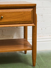 Load image into Gallery viewer, Elmwood Vintage End Table
