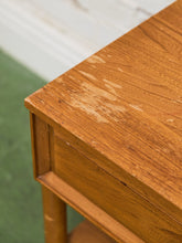 Load image into Gallery viewer, Elmwood Vintage End Table