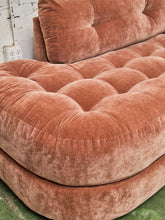 Load image into Gallery viewer, Prima 6 piece Sectional In Ginger