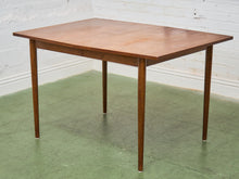 Load image into Gallery viewer, Walnut Dining table no Leaf