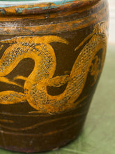 Load image into Gallery viewer, Vintage 1960s Large Tony Duquette Style Asian Brown Dragon Egg Pot