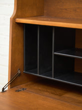 Load image into Gallery viewer, Broyhill Sculptra Hutch Bar