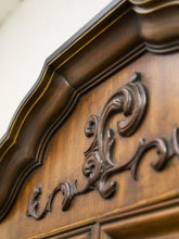 Load image into Gallery viewer, Drexel Heritage Hutch