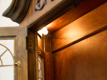 Load image into Gallery viewer, Drexel Heritage Hutch