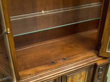 Load image into Gallery viewer, Drexel Heritage Hutch