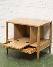 Load image into Gallery viewer, Vintage End Table