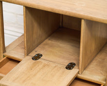 Load image into Gallery viewer, Vintage End Table