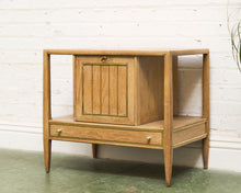 Load image into Gallery viewer, Vintage End Table