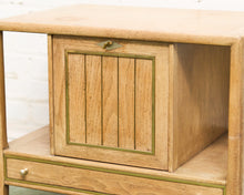 Load image into Gallery viewer, Vintage End Table