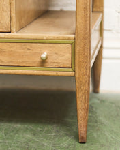 Load image into Gallery viewer, Vintage End Table