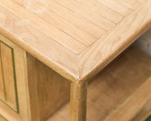 Load image into Gallery viewer, Vintage End Table