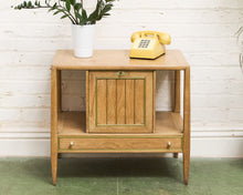 Load image into Gallery viewer, Vintage End Table