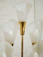 Load image into Gallery viewer, Vintage Hollywood Regency Lily Brass Table Lamp