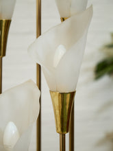 Load image into Gallery viewer, Vintage Hollywood Regency Lily Brass Table Lamp