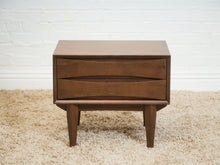 Load image into Gallery viewer, Solis Double Drawer Nightstands