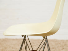 Load image into Gallery viewer, Hairpin Leg Shell Chair