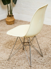 Load image into Gallery viewer, Hairpin Leg Shell Chair