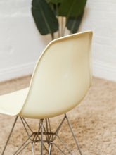 Load image into Gallery viewer, Hairpin Leg Shell Chair