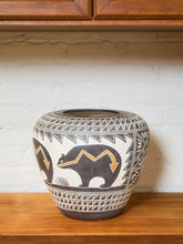 Load image into Gallery viewer, Native Shy-Yai-Zta Romero Vase Acoma Pueblo, New Mexico.