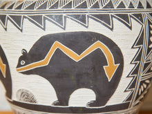 Load image into Gallery viewer, Native Shy-Yai-Zta Romero Vase Acoma Pueblo, New Mexico.