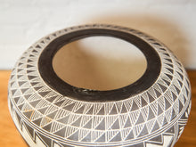 Load image into Gallery viewer, Native Shy-Yai-Zta Romero Vase Acoma Pueblo, New Mexico.