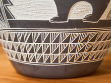Load image into Gallery viewer, Native Shy-Yai-Zta Romero Vase Acoma Pueblo, New Mexico.