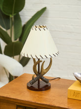 Load image into Gallery viewer, Antler Table Lamp